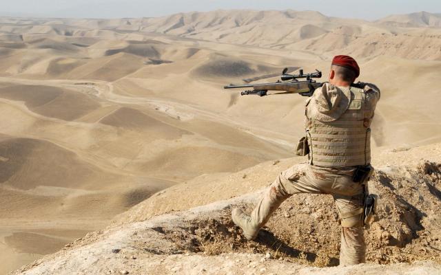 伊拉克战场的幽灵狙击手：连杀130美军，还在网上晒战绩