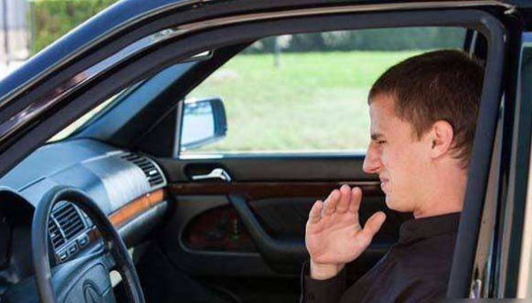 「汽车玩家秀」车内气味难闻就开窗？眼皮子底下有个“除异味”键，效果百试百灵