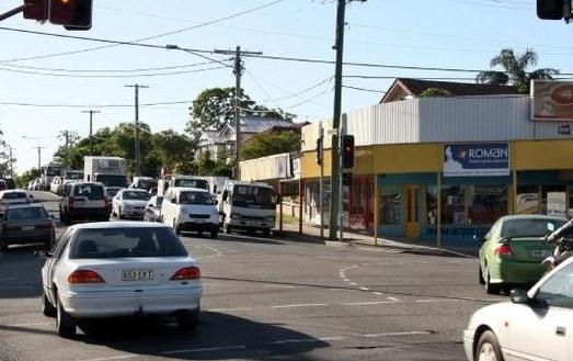 「外车咖」黄灯最后一秒过线算不算闯红灯？交警提示再说最后一次记好