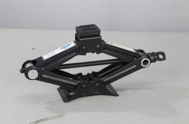 富贵儿说车■后备箱的这几个实用的救援工具你会用吗？