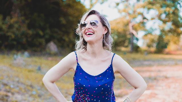 #8点故事#妻子发现婆婆聊微信，该不该说？婚姻中的矛盾在于沟通！