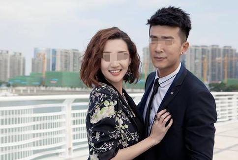 乡村阿飞■闺蜜结婚，我拿老公手机发红包祝福，收到回复后我恍然大悟