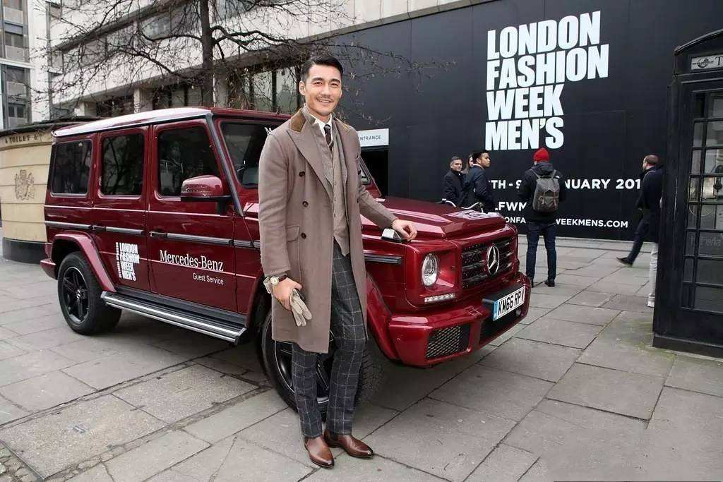 汽车玩家秀：他是“中国男模第一人”，如今51岁坐拥10亿，座驾清一色奔驰