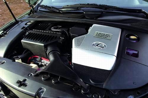 「油中感谢」怎样预防车辆在高速路上抛锚