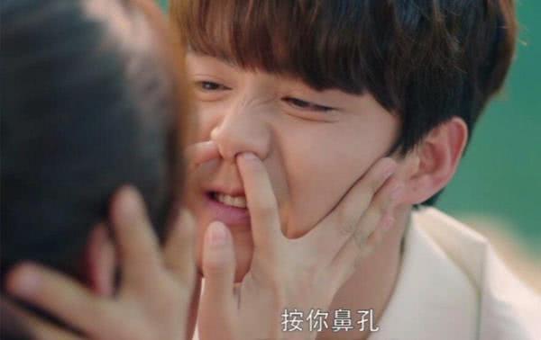 马天宇成为第4个被杨紫插鼻孔男星，网友：这是什么癖好！