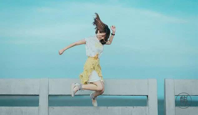 有书@知世故而不世故，历圆滑而弥天真