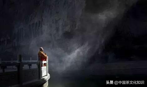 浅浅情感说@人走茶凉，是自然规律；物是人非，是社会常态