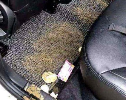 [汽车超级粉丝]共享汽车被“逼疯”了，车内发现不明液体，素质令人发指