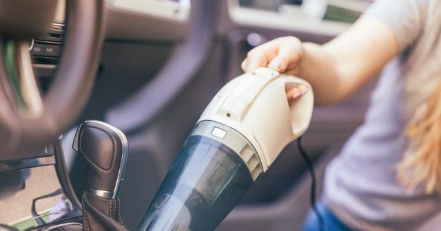 [汽车大搜罗]车子内饰太脏，自己不知道该怎么清洗？试试这几招，告别洗车店！