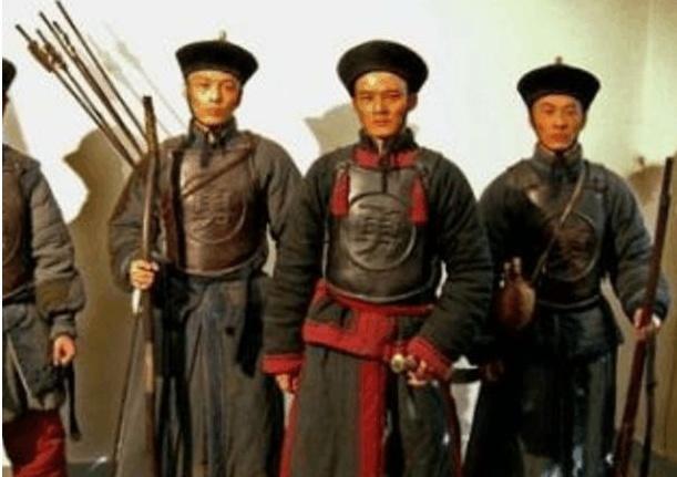 清朝军服上的“兵”和“勇”，都是朝廷正规军，一字之差有差异