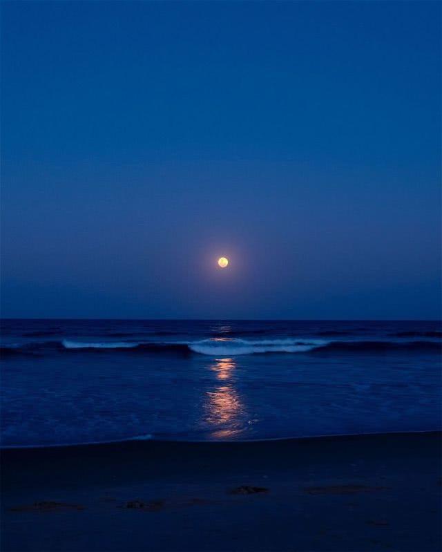 何所欢@一个女人的性格，藏在朋友圈动态里