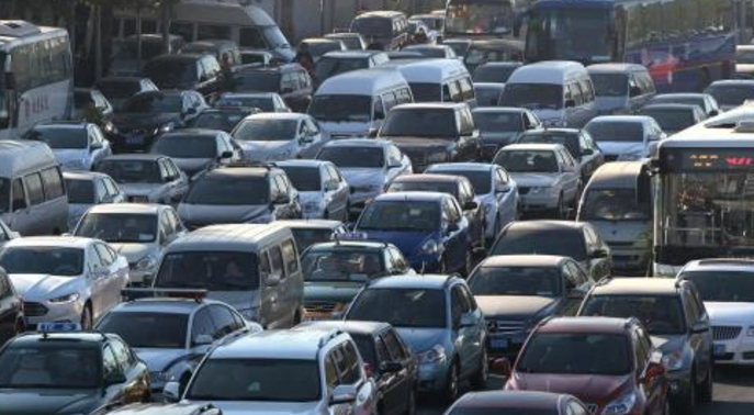 [汽车有内幕]汽车销量“腰斩”，这几点或许是主因！用车成本太高只是借口而已