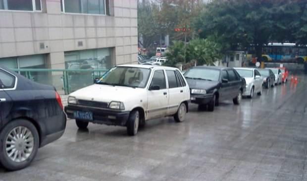 #汽车主之家#自动挡停车怎样挂挡更正确？老车主教你几招，新手学一下！