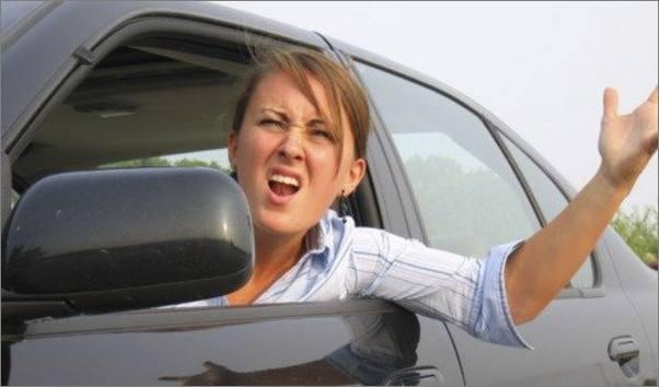 【言如意】日常行车五大危险习惯，很多人都没注意到，看看你躺枪了吗？