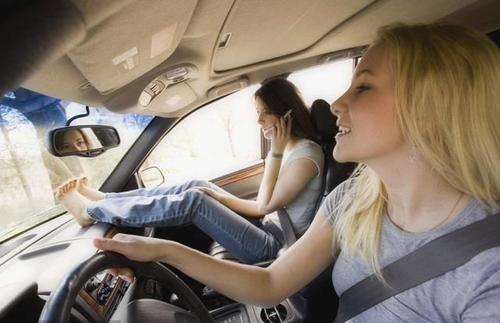 【言如意】日常行车五大危险习惯，很多人都没注意到，看看你躺枪了吗？