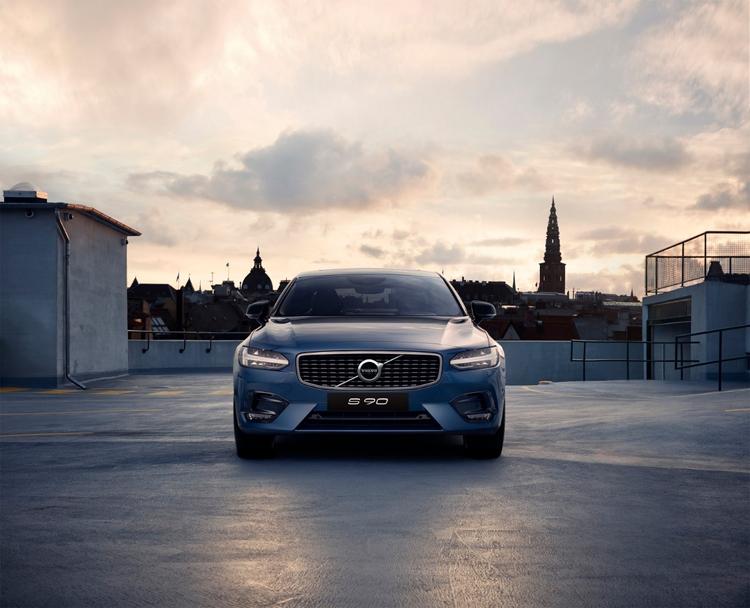 「汽车森林」自降身段能否博得消费者欢心？沃尔沃S90断尾求生或许并没有用