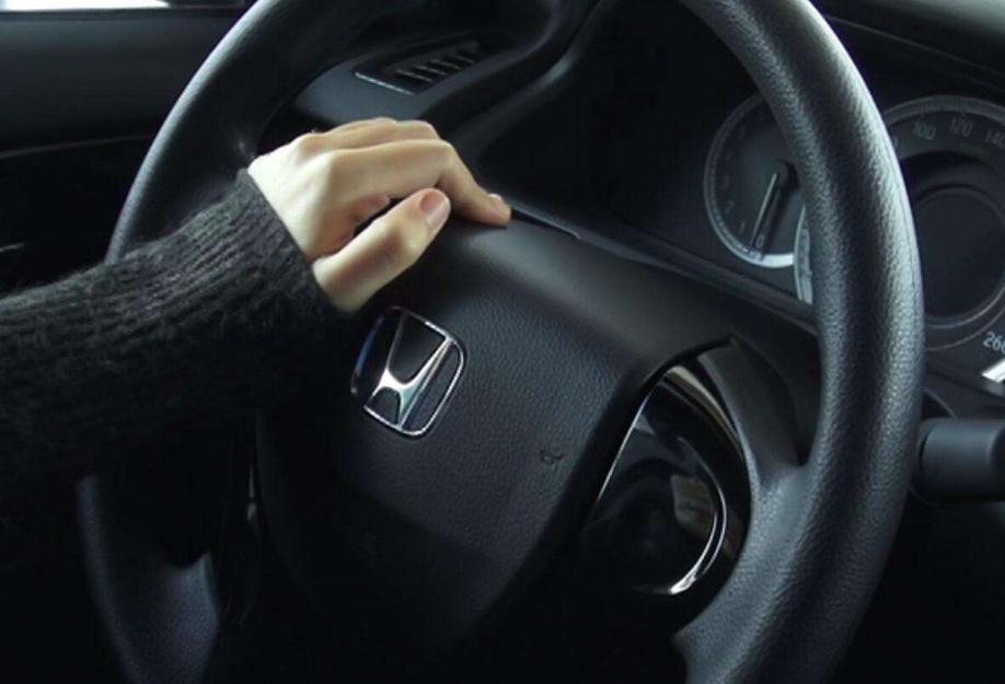 谈车甲乙丙@停车时直接熄火？怪不得车毛病多，真正的老司机都会多做这两步