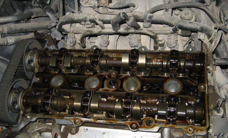 谈车甲乙丙@停车时直接熄火？怪不得车毛病多，真正的老司机都会多做这两步