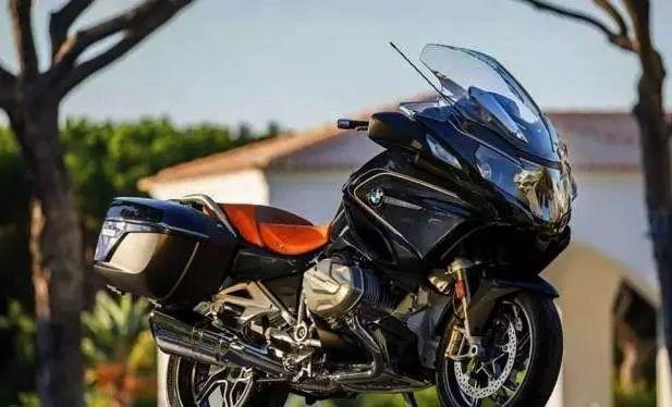 「懂车刘」最好的大型休旅车，来自宝马的“公路王者”，比汽车还舒适和运动