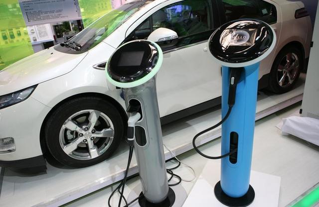 「第一电动网」24小时对新能源纯电汽车充电，会缩短动力电池的使用寿命么？