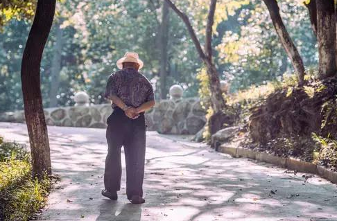 梦里有故事@人生，越是不顺，越要做到这两个字“放下”