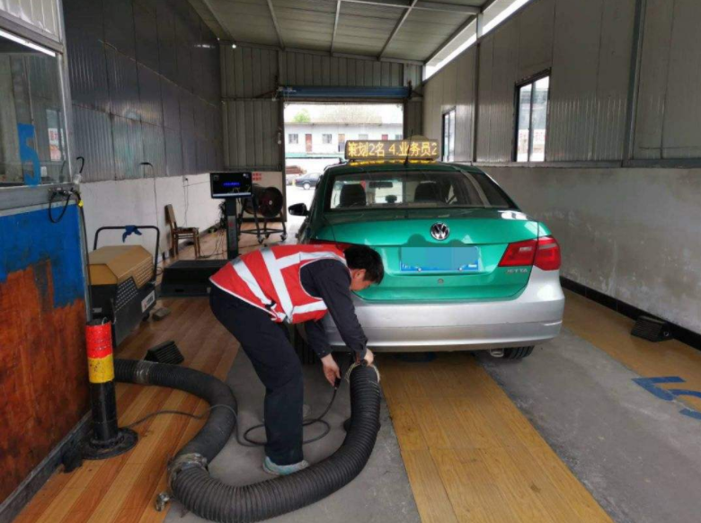 娱乐一起逗翻天■取消年检的呼声愈加高涨，为啥车主这么反感年检？