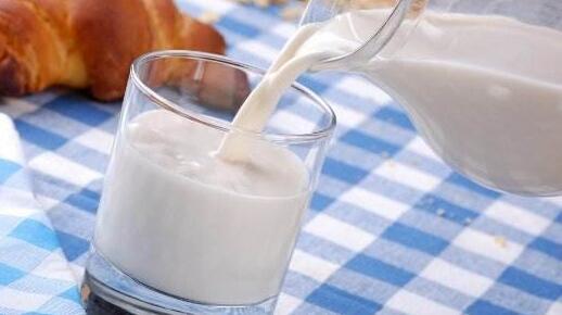 牛奶号称“天然钙片”，可喝完拉肚子怎么办？解决办法其实很简单