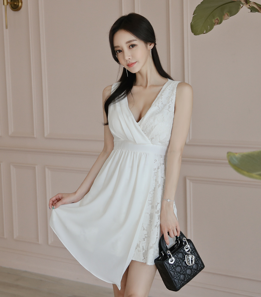 正能量句子感悟文字@人生就像奔腾的江水，没有岛屿与暗礁，就难以激起美丽的浪花！