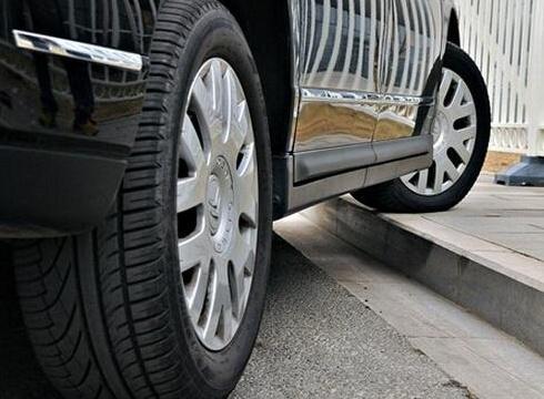 #九零后聊车#老司机：生活中这4样东西堪称“轮胎杀手”！沾上不爆胎都得换胎