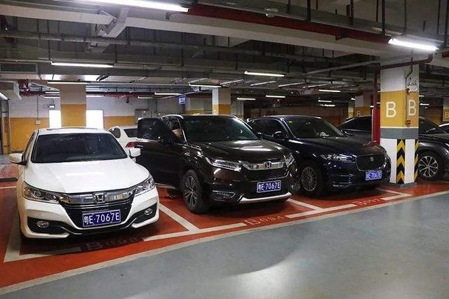 [汽车大咖]买了车但不经常开，长期停在小区里，到底是什么心态？