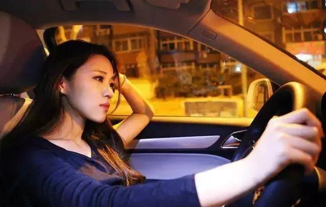 #她驾到#教你变身“车界女诸葛”，这些行车技巧学起来