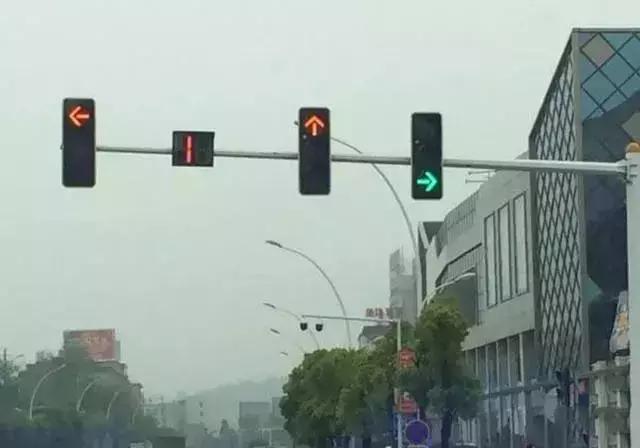 #她驾到#教你变身“车界女诸葛”，这些行车技巧学起来