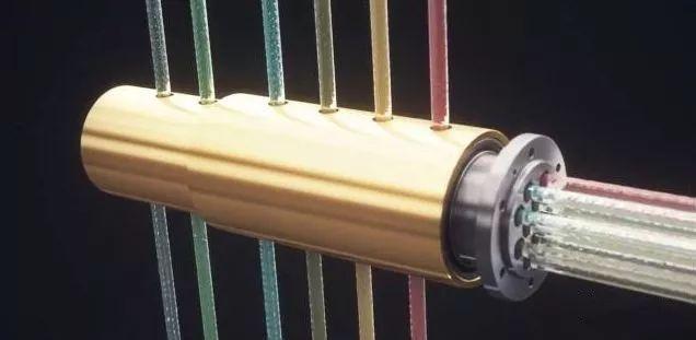 「中国工程机械信息网」挖掘机为什么可以连续旋转而油管不会缠绕，原来全靠这个零件