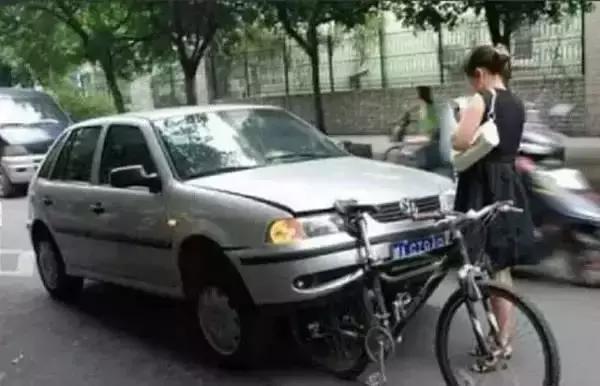 【汽车资讯录】老司机也摇头！怎么开才能把车开出这种效果？