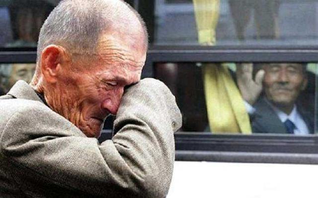 北烟胧月■39岁与世长辞，在《送行》里告别现实，袁哲生的小说堪称经典