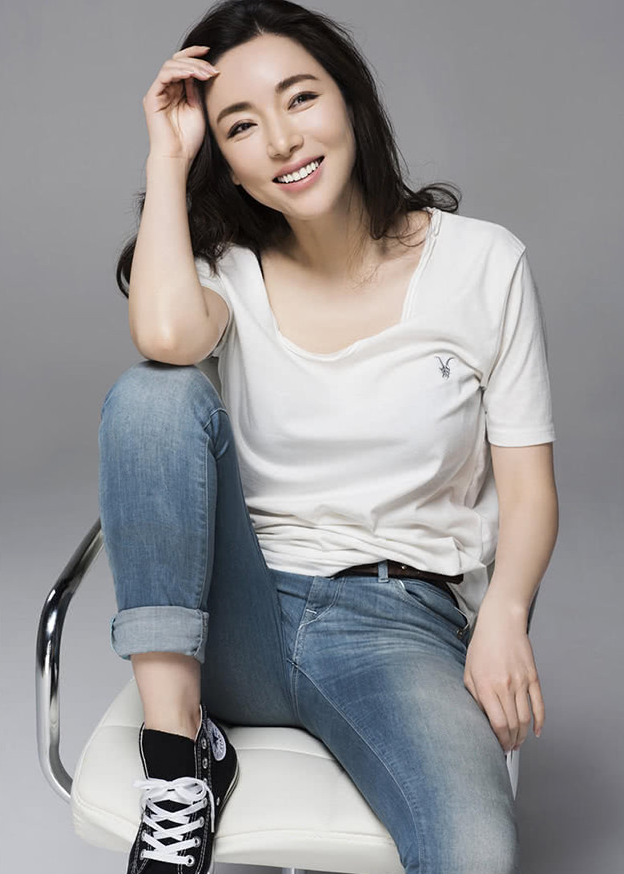 「娱乐笛」叶一云永远都是那么的美丽，青春靓丽美美照，你值得拥有