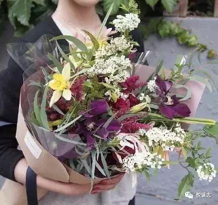 「古典诗词古典文学」一生只谈三次恋爱最好：一次懵懂，一次刻骨，一次一生