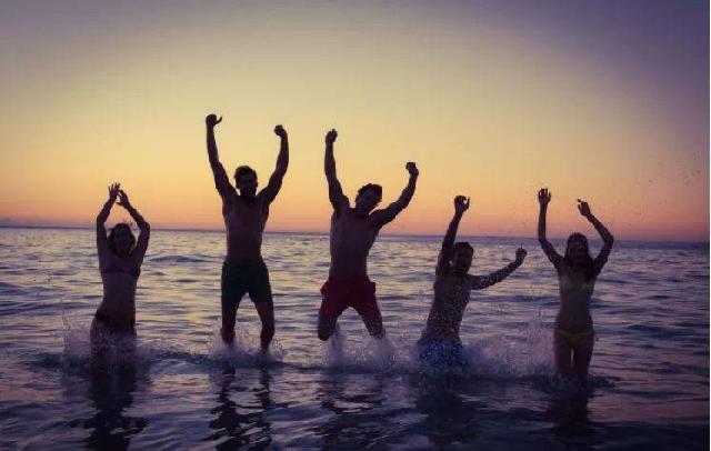 「谢谢说」人这辈子，  和谁在一起，就会变成什么样的人