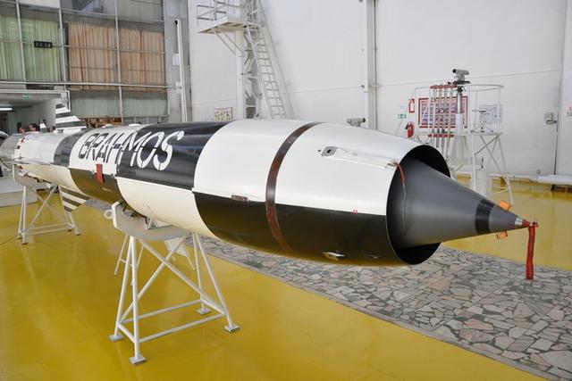 美新一代反舰导弹，射程555公里！俄罗斯：这么短也好意思显摆？