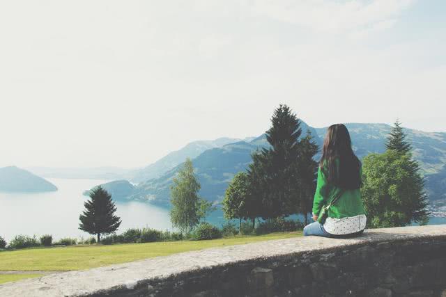 #时光了了#男人突然失去联系，却又没有删除拉黑，是什么心理？