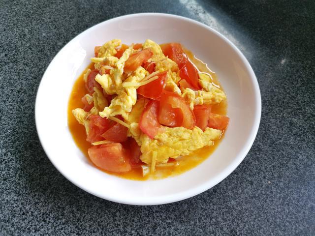 西红柿炒鸡蛋中多加一种食材，好吃又营养，一周吃三次都不够