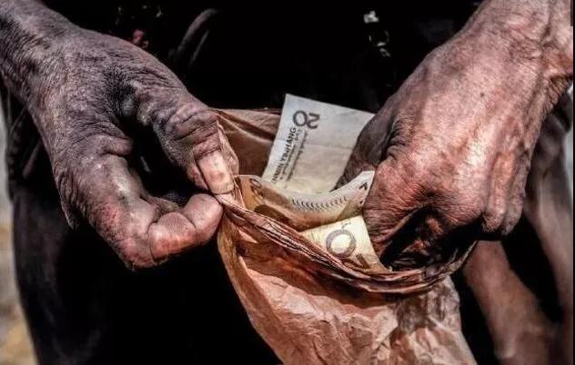 谈身边的人与事：生活的辛苦，只有熬过了、习惯了才行