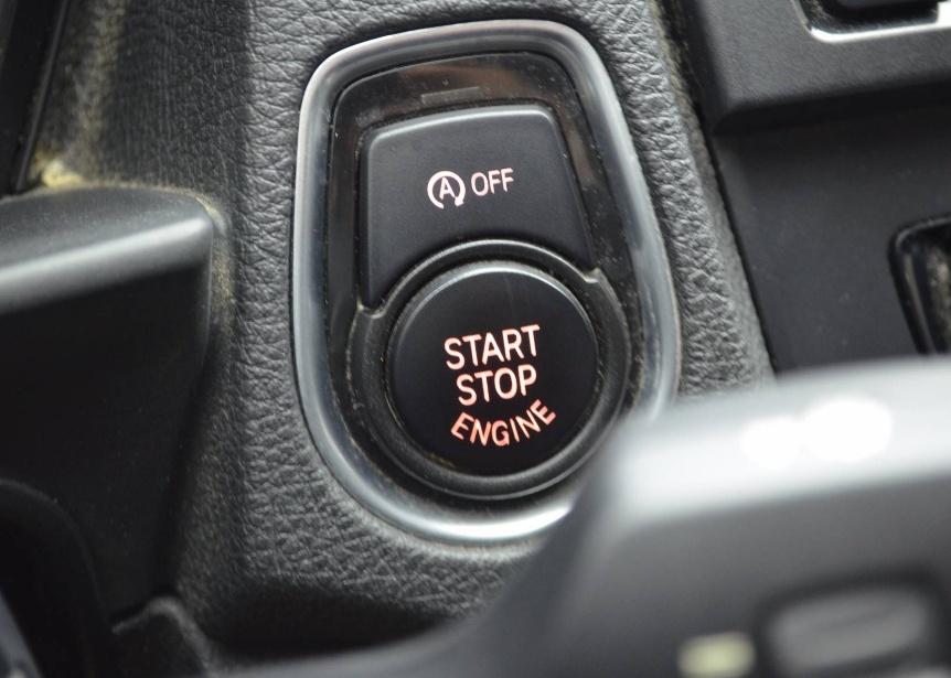 「谈车甲乙丙」车油箱频频见底？修车师傅定睛一看：这功能都敢用，果真大户人家