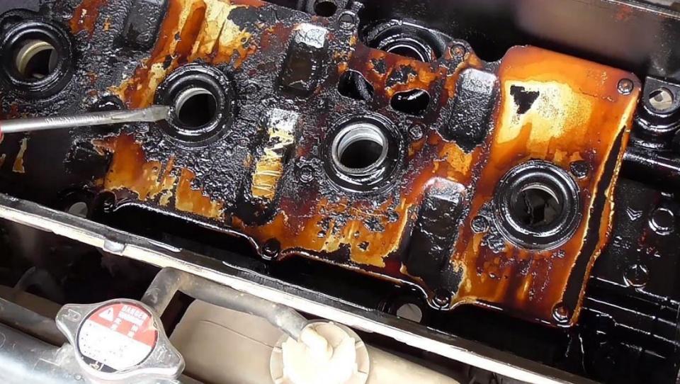 「谈车甲乙丙」车油箱频频见底？修车师傅定睛一看：这功能都敢用，果真大户人家