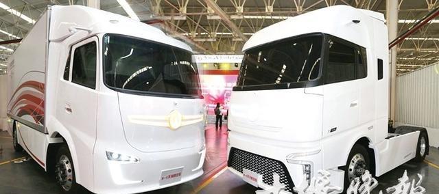 十渡车神@厉害了！东风公司无人驾驶智能座舱首次亮相车城