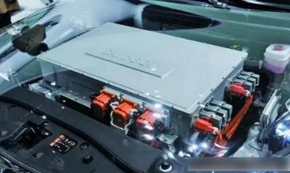 行者车视觉■第一批“绿牌”汽车终于要换电池了，看到更换价格后，车主：换车