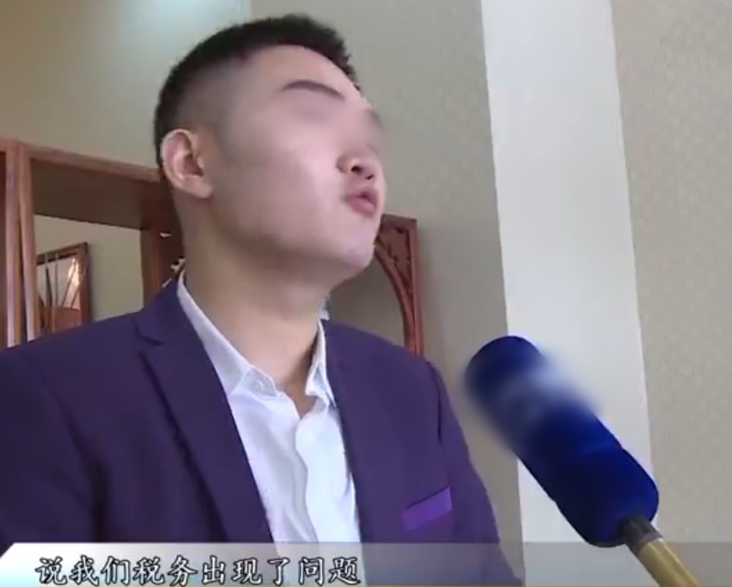 生活娱乐汇：天上掉馅饼？临沂男女领双份工资，看着工资单他们却开心不起来