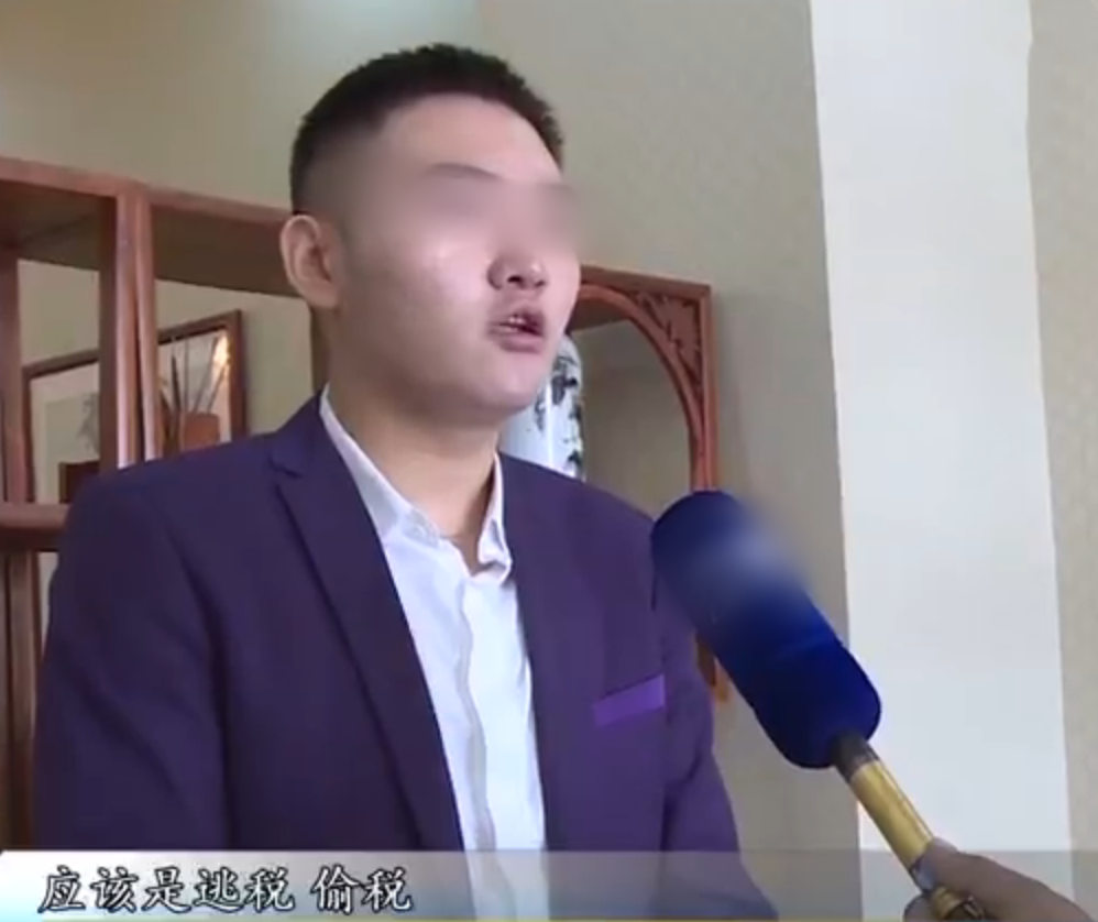 生活娱乐汇：天上掉馅饼？临沂男女领双份工资，看着工资单他们却开心不起来