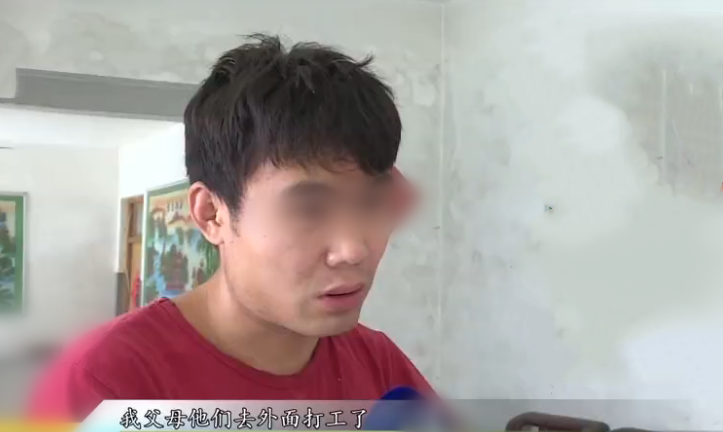 民生直通车：小伙不爱工作，整日神出鬼没，曾在家蜗居一年，父母却不知所踪