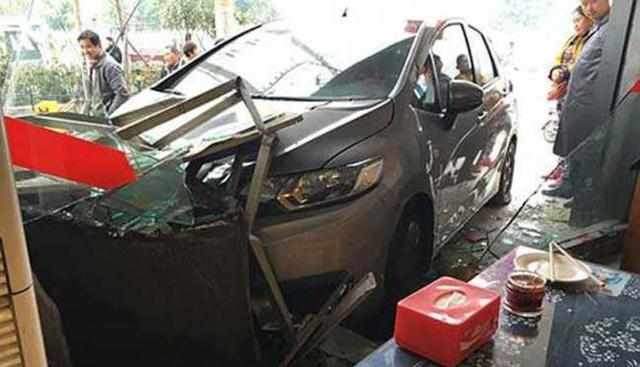 【外车咖】为什么女司机总是把油门当刹车踩？内行人说出了实情，后悔才知道